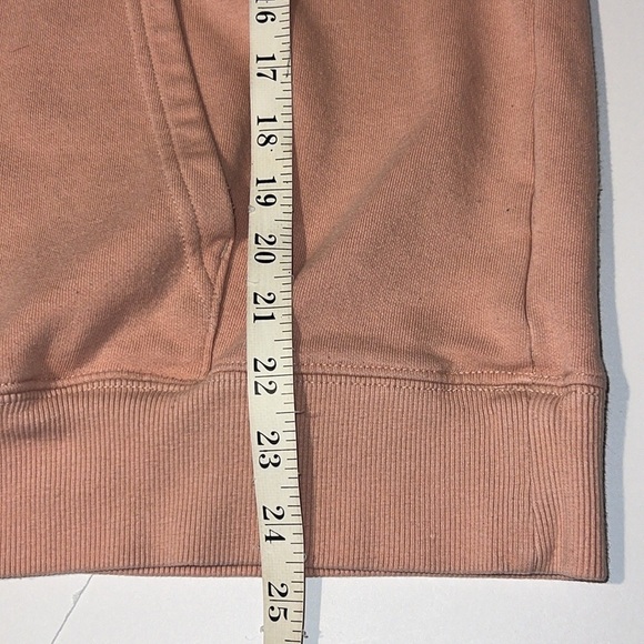 The North Face Pink With Camo Emblem Winter Hoodie
Size: Medium - Picture 9 of 13
